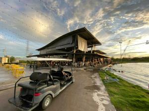Gallery image of ESC PARK HOTEL in Pathum Thani