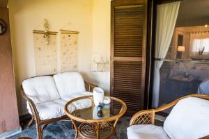 A seating area at Eirinis House