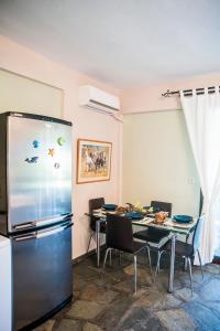 A kitchen or kitchenette at Eirinis House