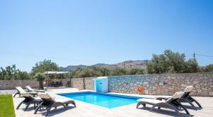 The swimming pool at or close to Kastalys Villa