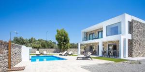 The swimming pool at or close to Kastalys Villa