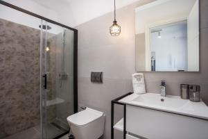 A bathroom at Kastalys Villa