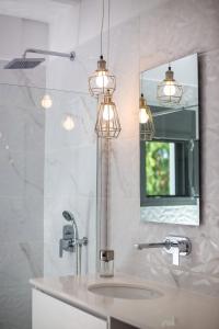 A bathroom at Kastalys Villa