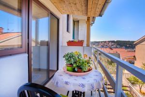 Balkón alebo terasa v ubytovaní Apartments Mirella
