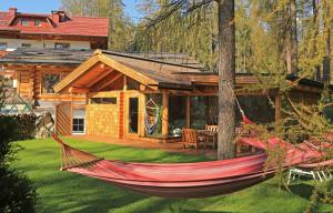 Κήπος έξω από το Naturhotel Lärchenhof