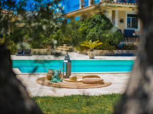 Bazén v ubytovaní Eleni's Family Villa alebo v jeho blízkosti