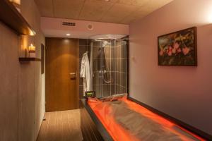 Koupelna v ubytování Johan Design & SPA Hotel
