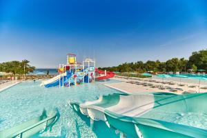 Bazén v ubytování Camping Park Umag Mobile Homes nebo v jeho okolí
