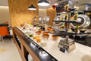 Makanan di atau berdekatan hotel