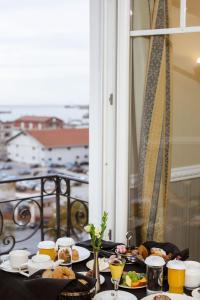 호텔 내부 또는 인근 먹을 거리