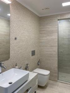 Koupelna v ubytování Eco Life Stone Villa + 33 fotografií