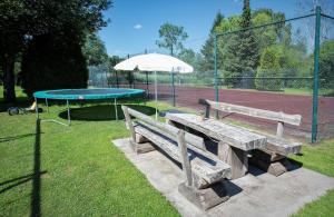 Tenis a/nebo squash v ubytování De Kanalkieker Apartmenthaus Meier nebo okolí