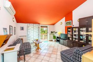 Χώρος καθιστικού στο Apartment Karmel