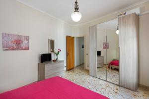 Gallery image of GuestHost - Tra il Centro e il Mare Apartment con terrazzo in Aci Castello