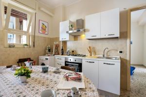 Gallery image of GuestHost - Tra il Centro e il Mare Apartment con terrazzo in Aci Castello
