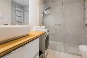 Kúpeľňa v ubytovaní City Break Gdańsk Rajska 8 Apartamenty
