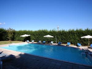 The swimming pool at or close to Farmhouse in Umbria near Lake Trasimeno