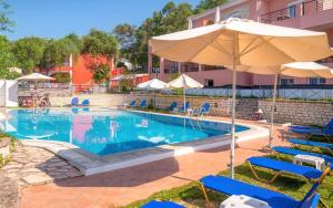 Bazén v ubytování Exotico Hotel nebo v jeho okolí