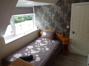 Cama ou camas em um quarto em Travellers Rest Motel