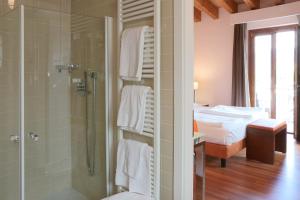 Kúpeľňa v ubytovaní Hotel Lido + 37 fotografií