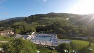 Nespecifikovaný výhled na hory nebo výhled na hory při pohledu z hotelu