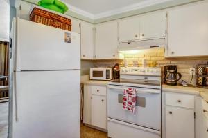 Gallery image of Gulf View Cottage #3 in Bradenton Beach +18 photos