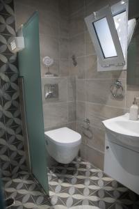 O baie la Alex Studios & Apartments