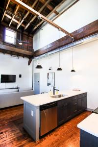 A kitchen or kitchenette at The Lofts at Downtown Salem