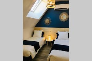 Postel nebo postele na pokoji v ubytování Lou Niou De Ribillou + 14 fotografií