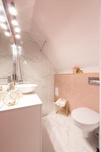 Koupelna v ubytování La Rossa Sopot Apartaments