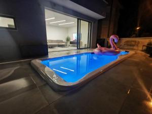 Bazén v ubytování SPA Apartment Vito nebo v jeho okolí