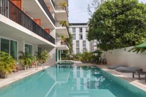 Bazén v ubytování Wabi Sabi Boutique Hotel - SHA Extra Plus nebo v jeho okolí