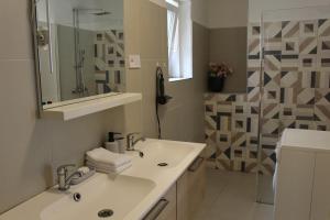 Koupelna v ubytování Apartmány Stříbro