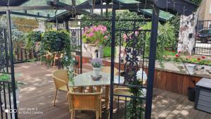 Balkón nebo terasa v ubytování B&B Hotel Elselina