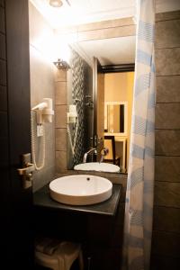 Kúpeľňa v ubytovaní Fanari Hotel