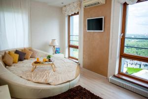 Кровать или кровати в номере Skyhouse Riga Amazing Penthouse and SPA