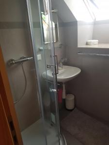 A bathroom at Zimmer Paradiso