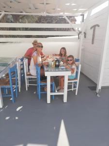 Khách lưu trú tại Bonita Santorini Cave