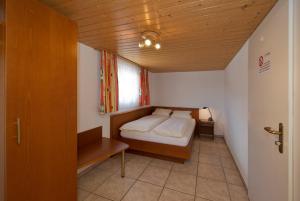 Postel nebo postele na pokoji v ubytování Landgasthof Werdenberg