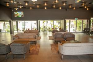 Posezení v ubytování Ein Gedi Kibbutz Hotel