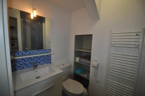 Koupelna v ubytování sassenage au pied du Vercors 2 appartements + 12 fotografií