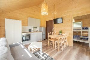 Η κουζίνα ή μικρή κουζίνα στο Domek rodzinny