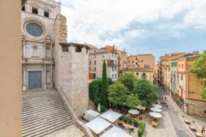A general view of Girona or a view of the city taken from Az apartmant