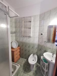 Kúpeľňa v ubytovaní Dom wczasowy Maja