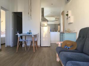 Apartamentos Surest的厨房或小厨房