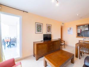 Et tv og/eller underholdning på Apartment Monaco 01-1 by Interhome