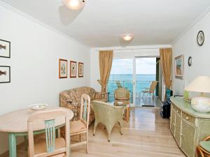 Posezení v ubytování Apartment Golden Life-1 by Interhome