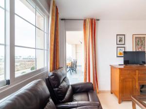 Et tv og/eller underholdning på Apartment Monaco 01-2 by Interhome + 15 billeder