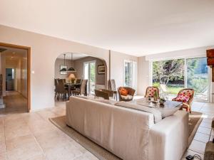 Et opholdsområde på Holiday Home Maison Courlis by Interhome