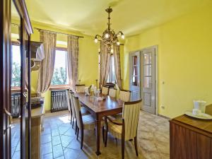 Posezení v ubytování Villa Maria by Interhome